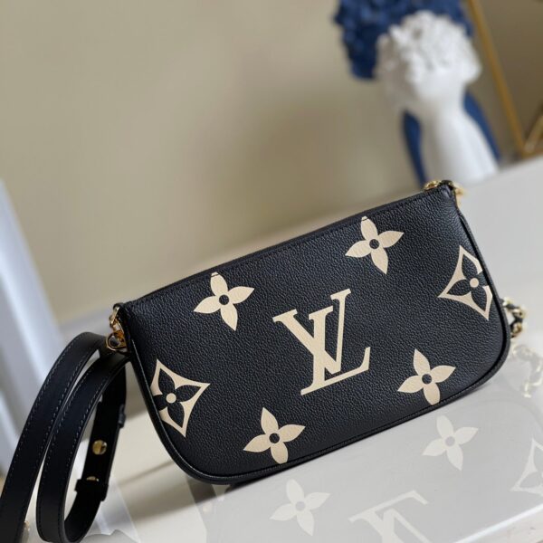 Louis Vuitton Multi Pochette Crossbody Bags 24cm Black