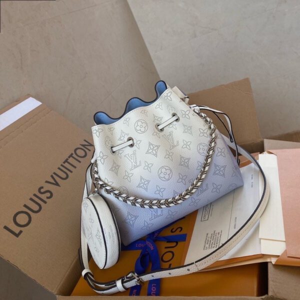Louis Vuitton Bella Bucket Bag 22cm Mahina Calfskin Leather Spring/Summer Collection M57855 Light Blue
