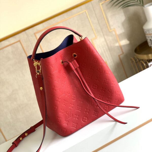 Louis Vuitton Crossbody Bags 26cm Red